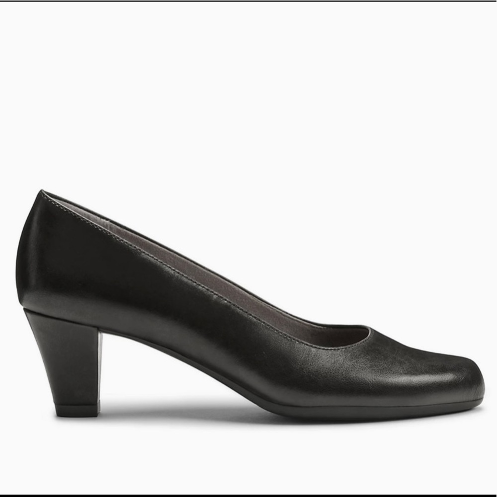NIB Aerosoles redwood black pumps